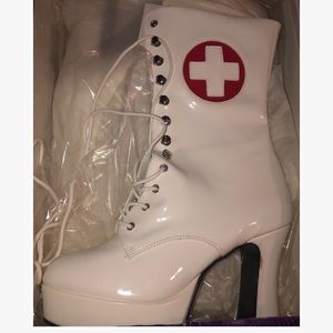 NEVER BEEN WORN, BRAND NEW!!!